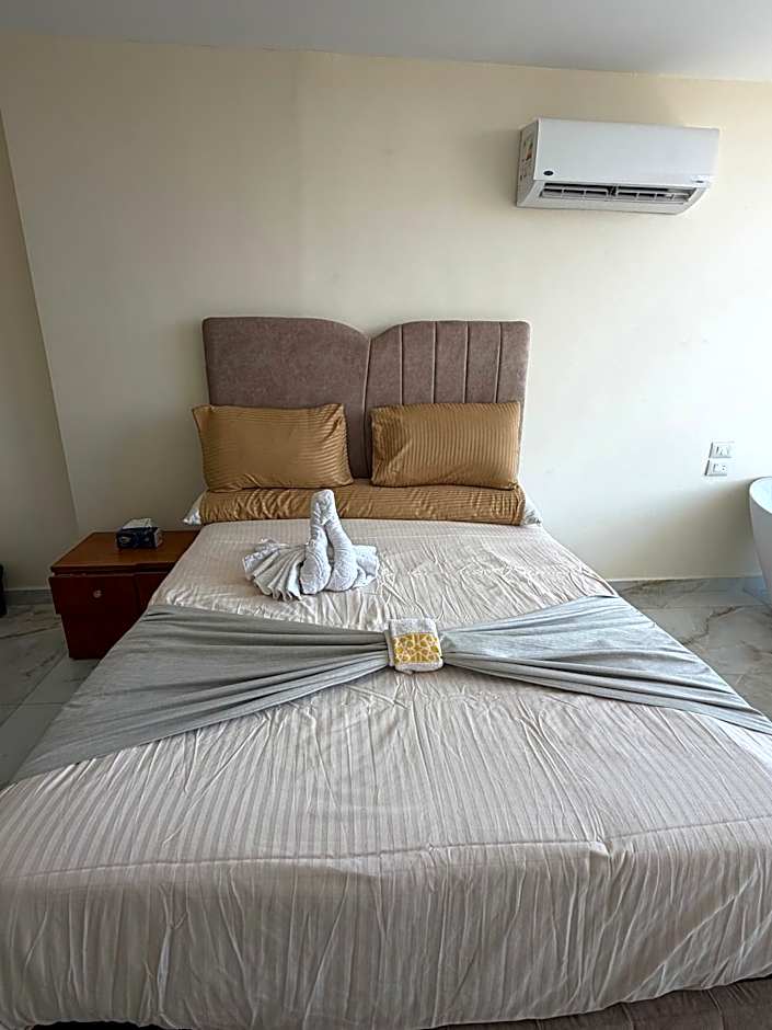 Amon Ra Hotel