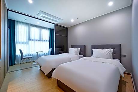 Standard Double Room with Free Breakfast for 1 person