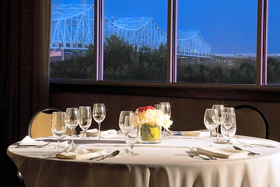 Sheraton Louisville Riverside Hotel