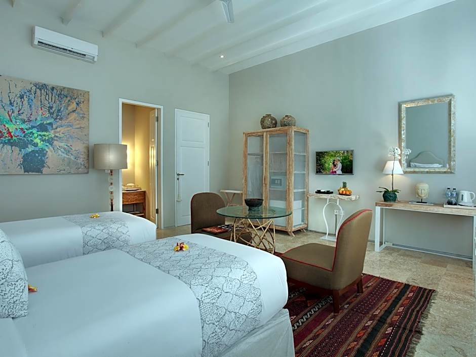 Room & Vespa Suite 4