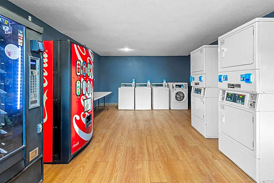 Birch Hill Suites Kansas City - Independence