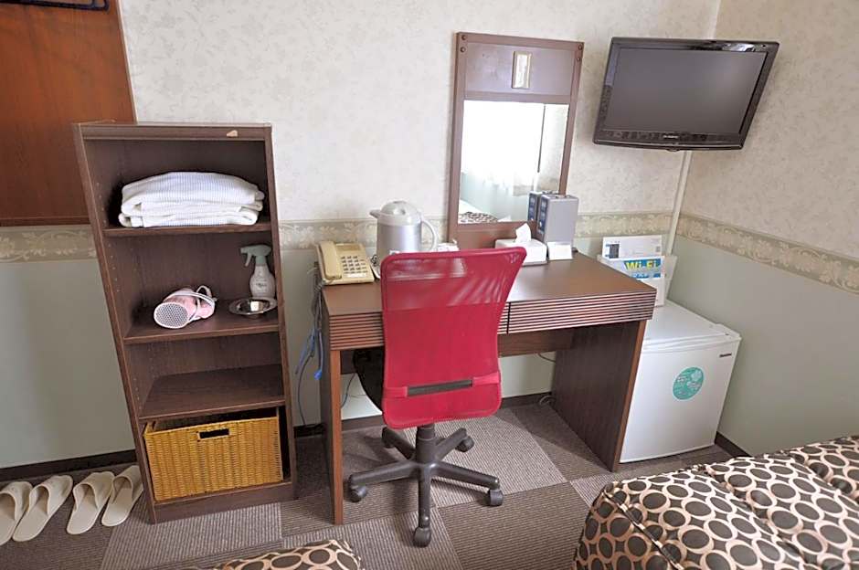 Futsukaichi Green Hotel