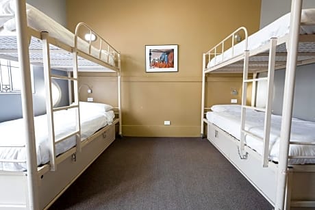 Bed in 4-Bed Mixed Dormitory Room with Shared Bathroom