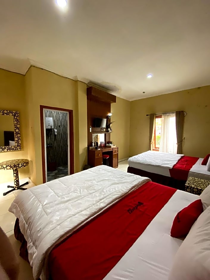 Red Chilies Hill Hotel