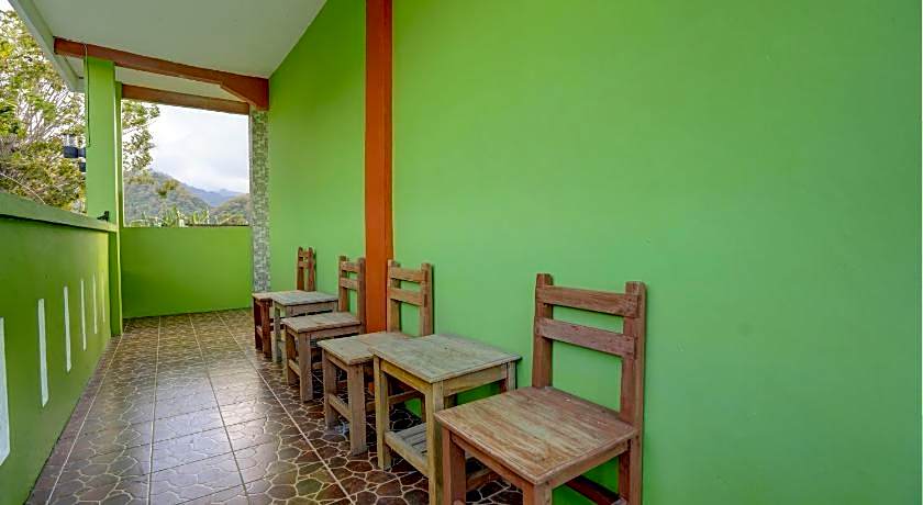 Hotel O Sahabat Syariah Near Plasa Telkom Bawean