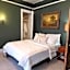 The Kings Throne Inn and Guest House