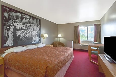 King Studio Suite - Non-Smoking