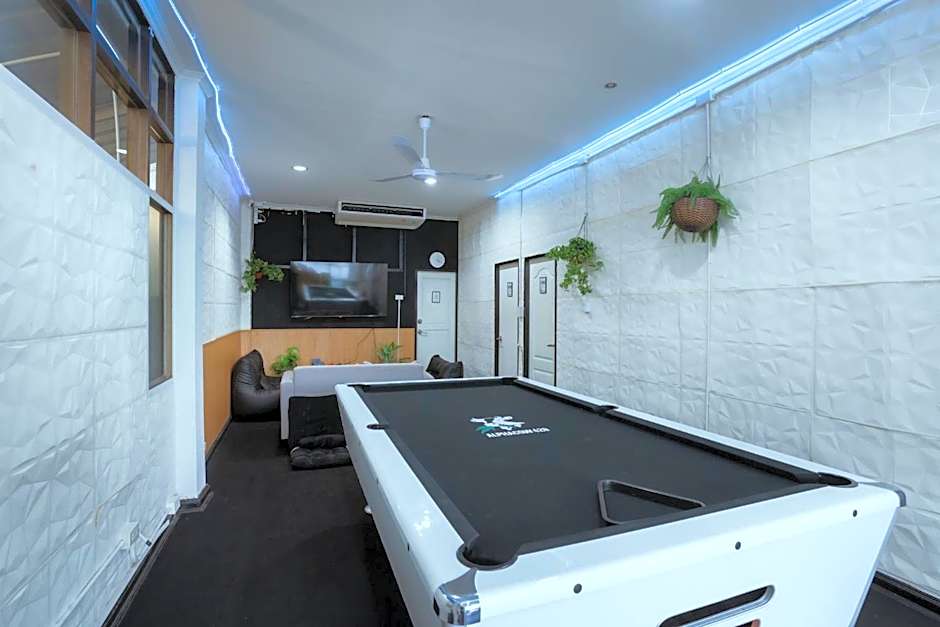 420 Hostel - Ekkamai Buds & Beds