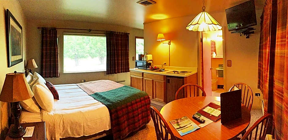 Photo 1 of 11 of Family Suite