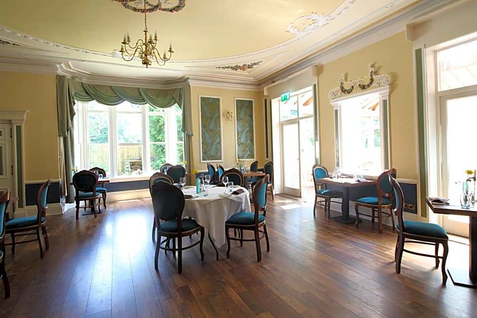 Woodlands Lodge Hotel