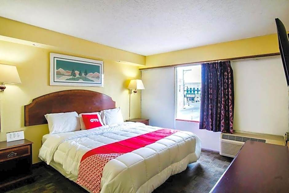 OYO Hotel Hutchinson West 4th Ave