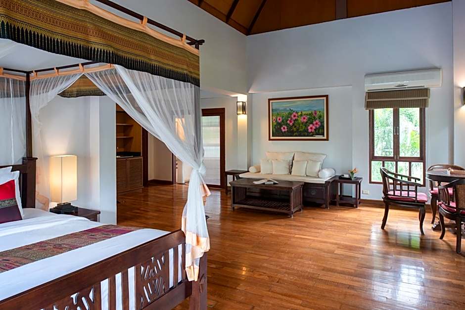 Photo 1 of 6 of Suite, Pool View