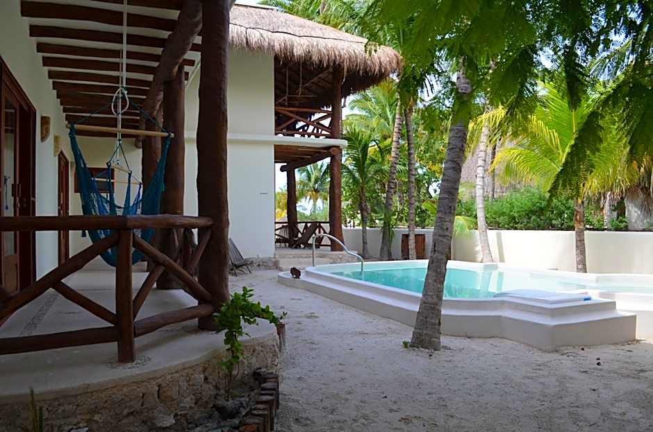 Casa Iguana Holbox - Beachfront Hotel