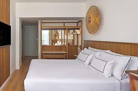 The Level Room Sea View