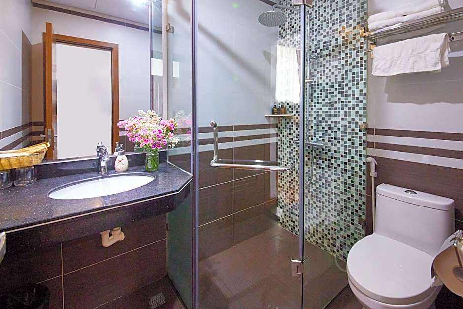 Gieng Ngoc Hotel