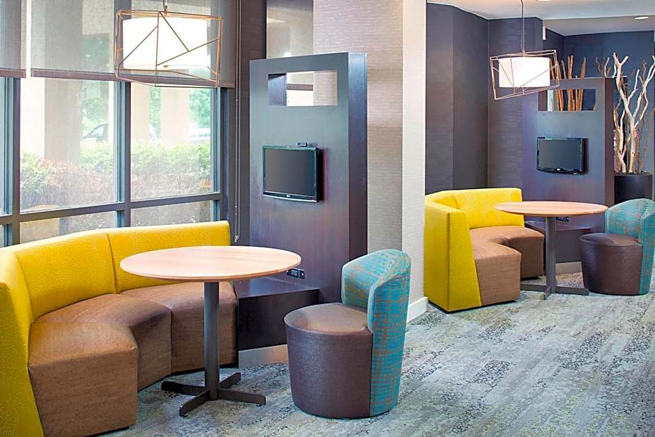 Courtyard by Marriott Roanoke Airport