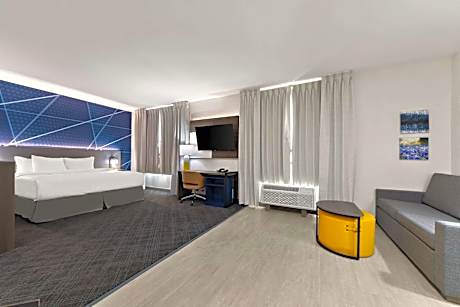 King Suite with Accessible Tub - Accessible/Non-Smoking