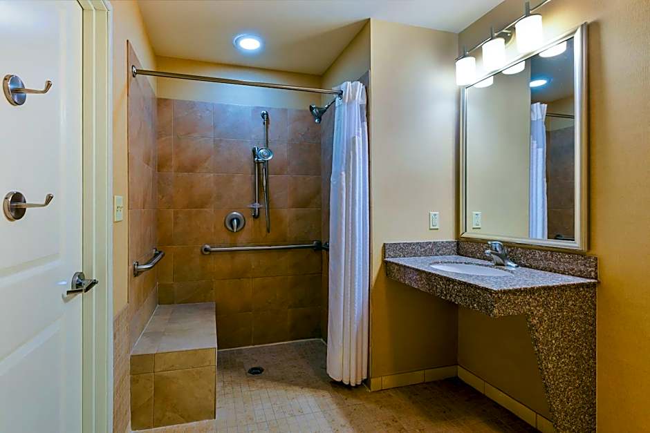 Holiday Inn Express and Suites Alpine By IHG