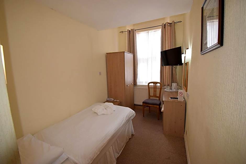 Riviera Hotel