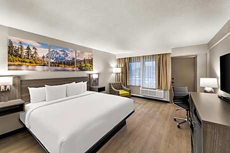 King Room with Balcony