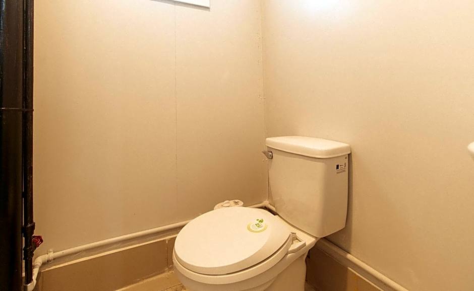 RedDoorz at Casa Marabella Villamonte Bacolod City