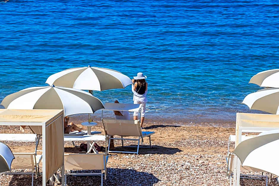 Hotel California by Aycon