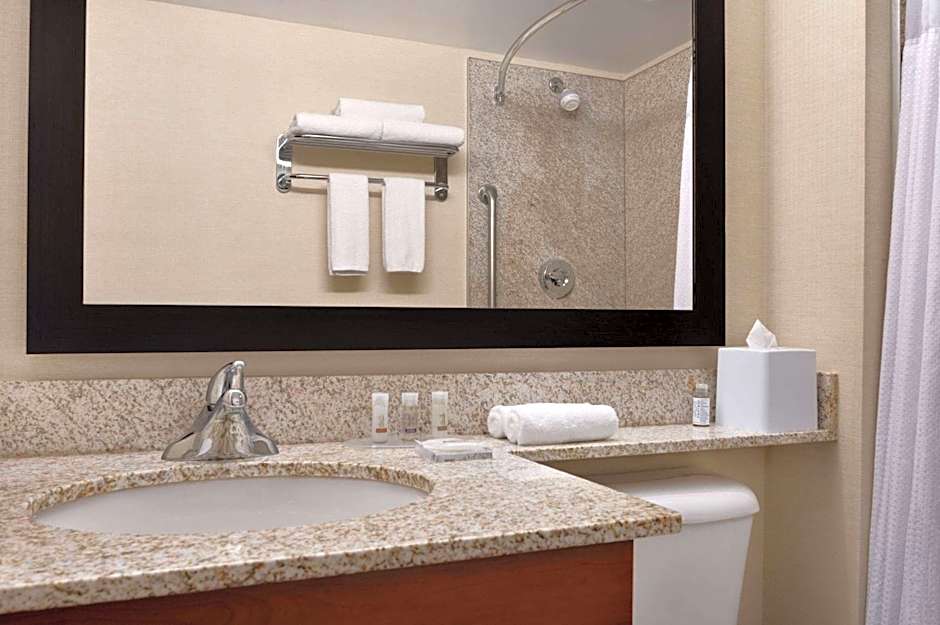 Days Inn & Suites by Wyndham Sherwood Park Edmonton