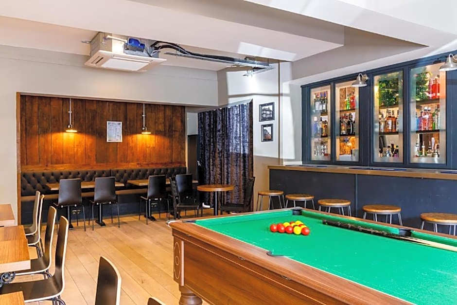 Ruby Pub & Hotel