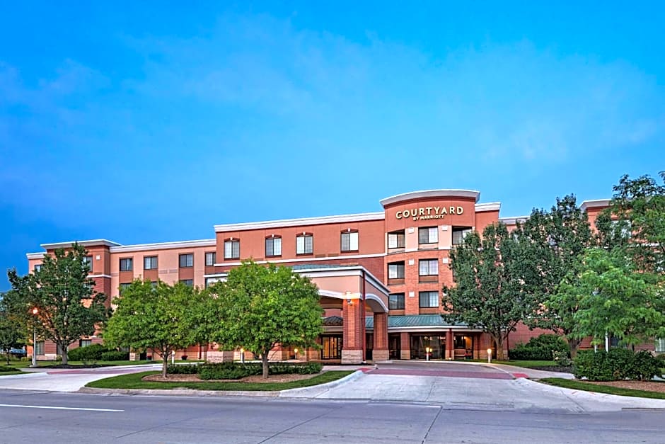 Courtyard by Marriott Omaha Aksarben Village