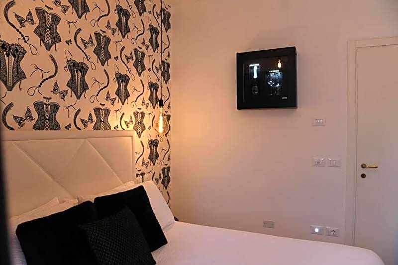 Lainez Rooms & Suites