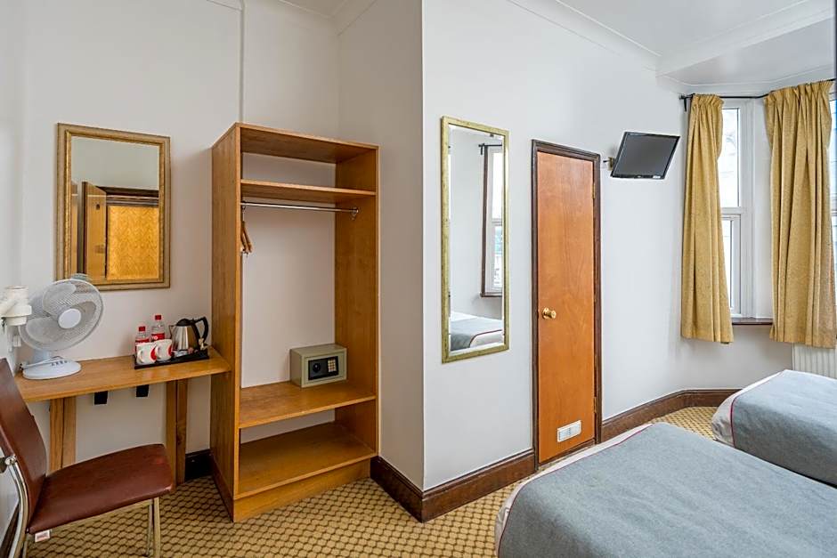 OYO Abbey Hotel, London Shepherd's Bush Market