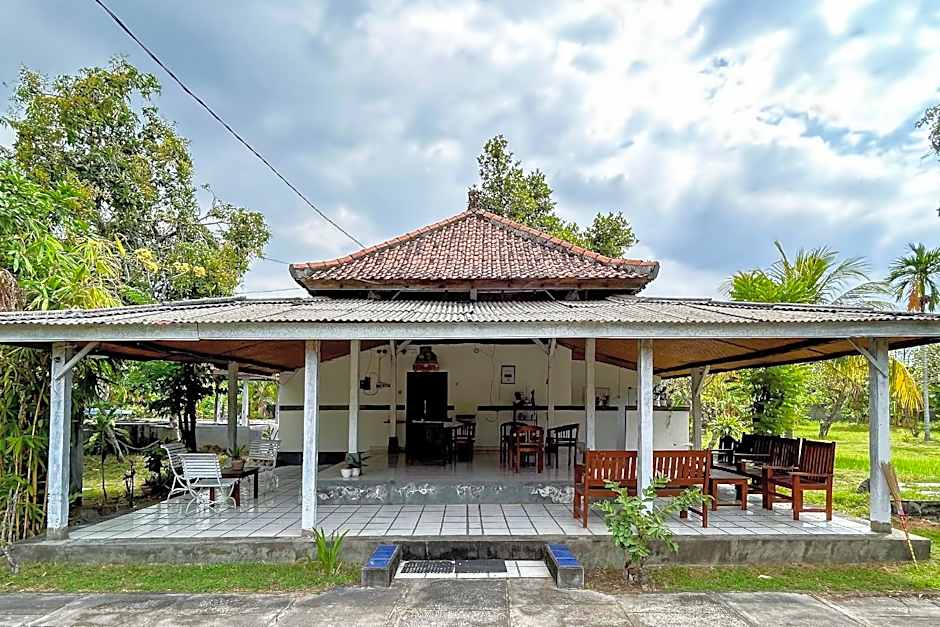 Hepi Bungalow Lovina Mitra RedDoorz