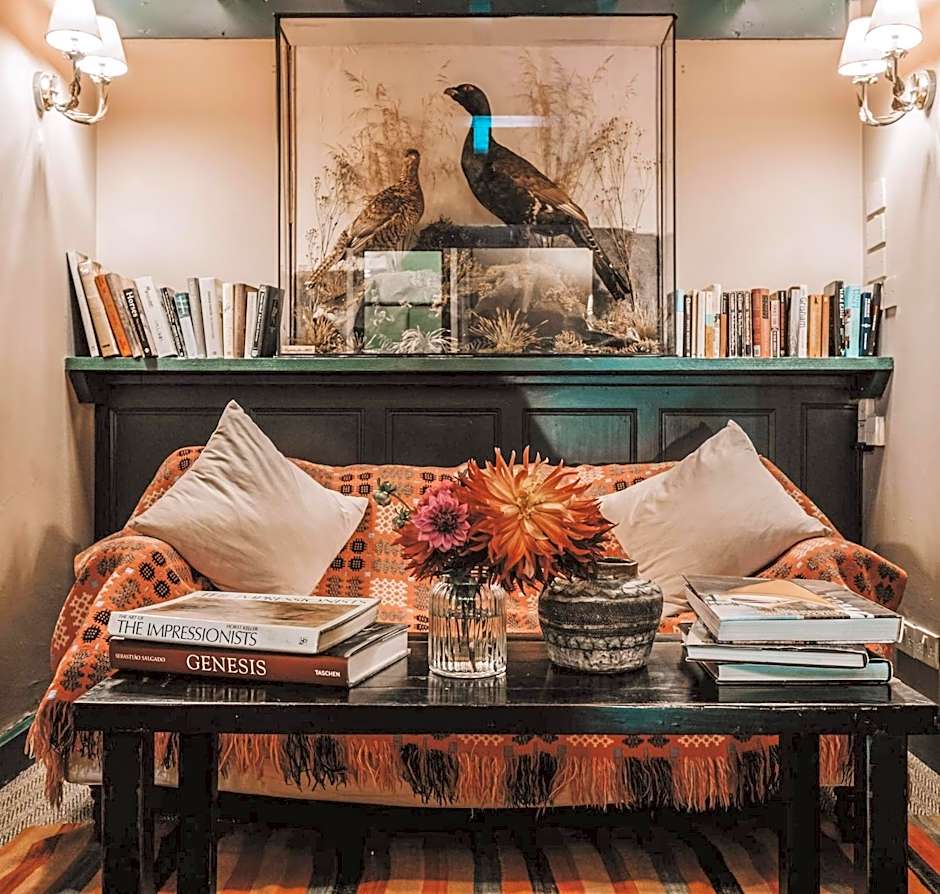 The Hare & Hounds Inn