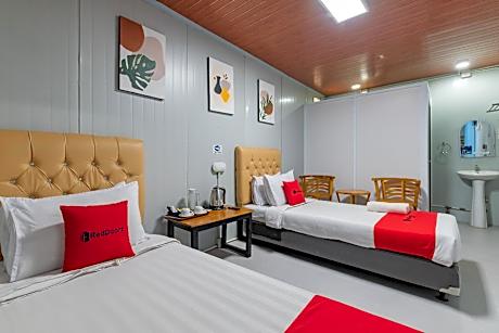 RedDoorz Container @ Teras Cimanuk Garut