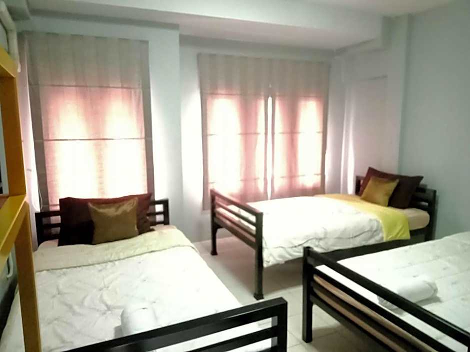 Fueangfu Home Hostel