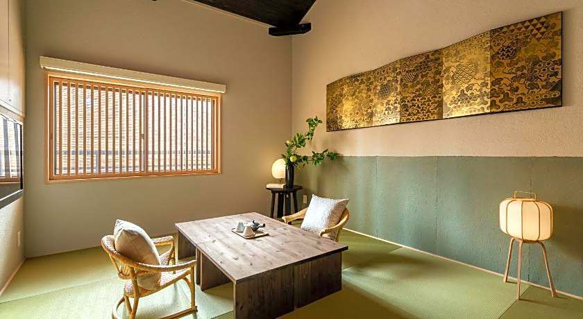 Nazuna Kyoto Tsubaki St.