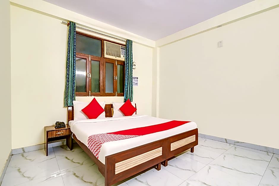 Hotel O Vishwakarma Palace
