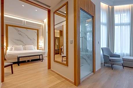 Suite Suite Tibidabo 32 with Hammam, Hydromassage Bathtub and Sauna