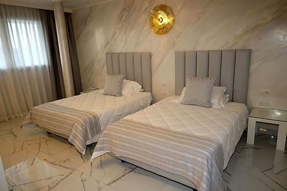 One Hotel & Restaurant