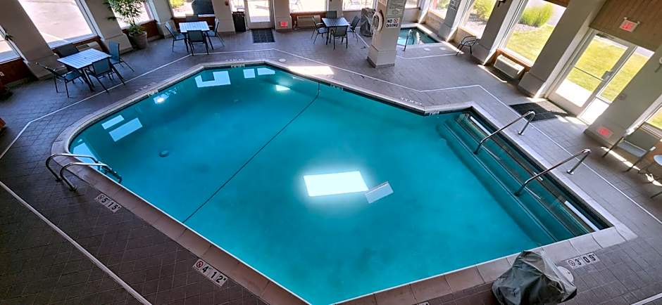 Ten Pin Inn & Suites