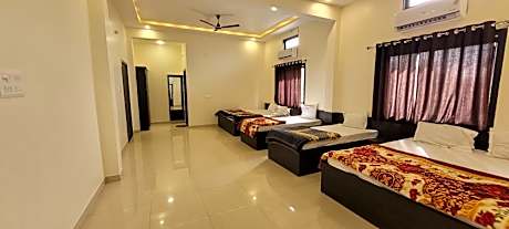 6-Bed Mixed Dormitory Room