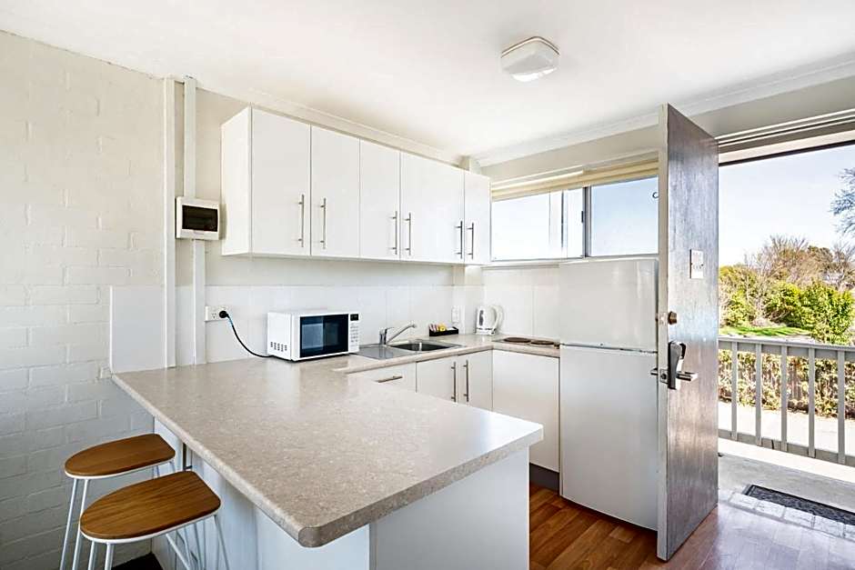 Bathurst Studio Apartments