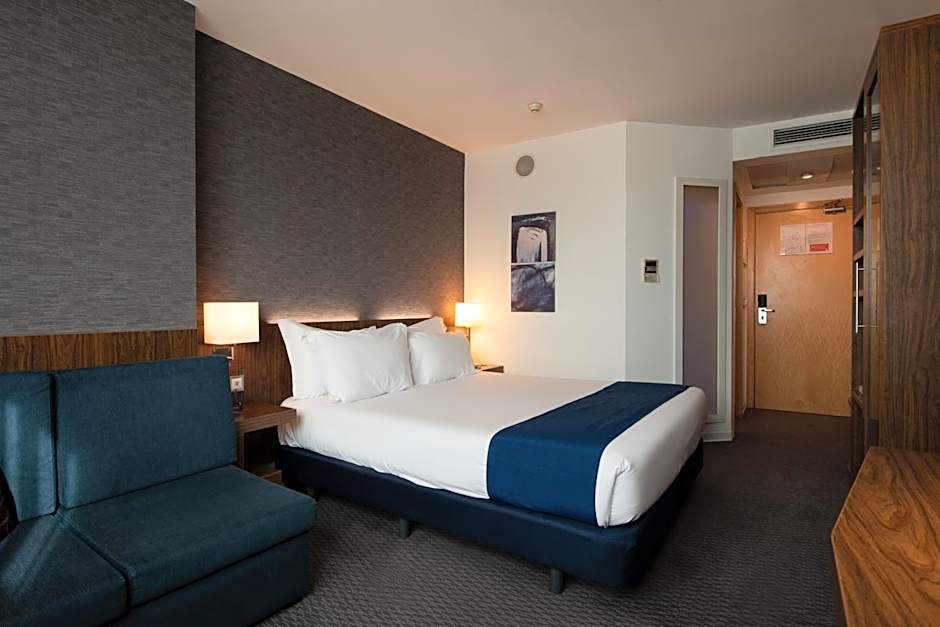 Holiday Inn Express Lisbon Airport By IHG