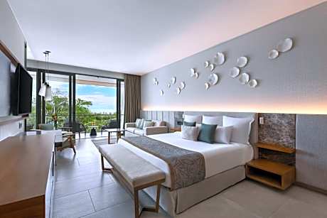 Junior Suite with Pool View