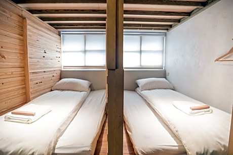 Bed in 6-Bed Mixed Dormitory Room