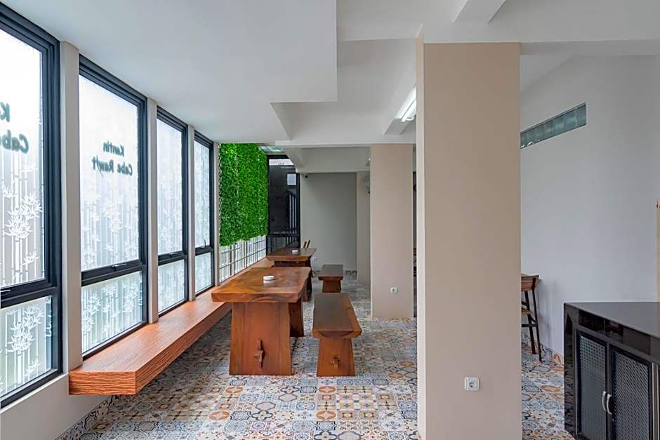 RedDoorz Plus @ Cirebon City Center