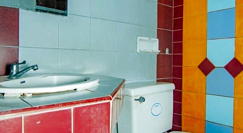 OYO 534 Phasuk Hotel