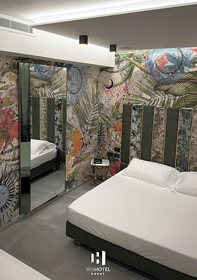 Iris Hotel