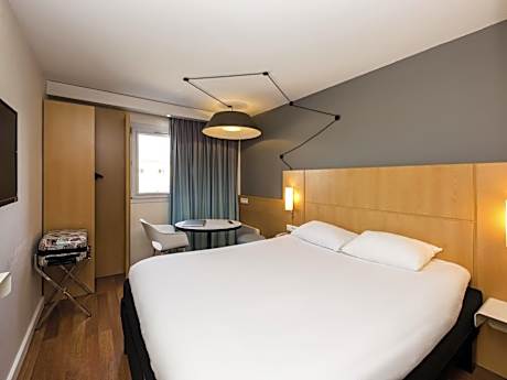 Reduced mobility Room for up to Two people