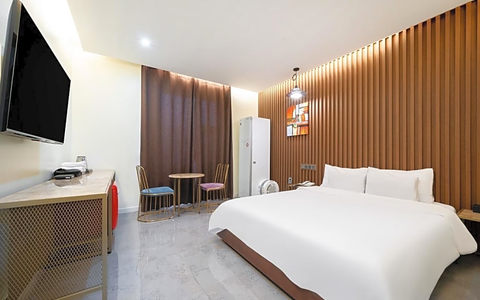 Hound Hotel Suncheon station